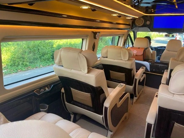 Tiện ích sang trọng trên xe 36 Limousine